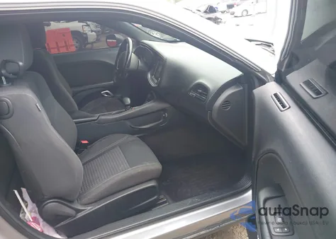 2016 Dodge Challenger Sxt z USA, uszkodzony, nr VIN 2C3CDZAG8GH344705